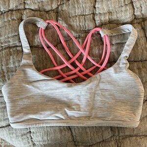 Lululemon Free to Be Wild bra - size 4